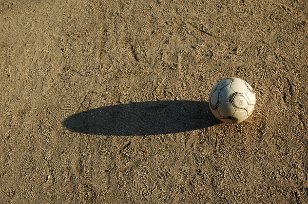 サッカーボール サッカーグラウンドイメージのフリー写真素材 無料画像素材のプロ フォト Let0032 044