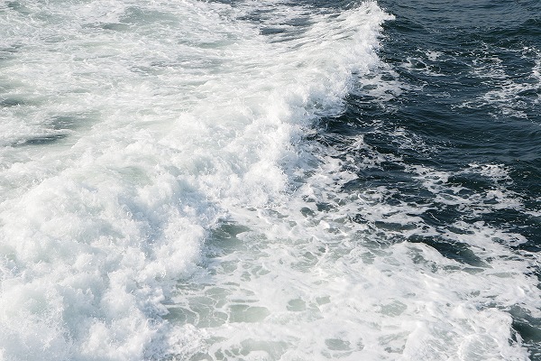船の航跡 海 波のフリー写真素材 無料画像素材のプロ フォト Wtr0014 001