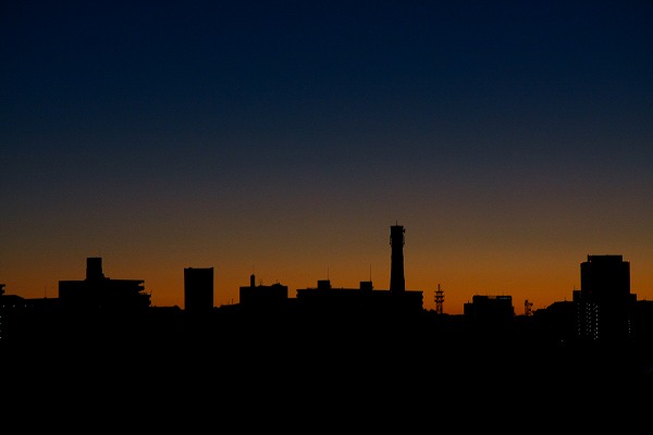 夜明けの街並 朝焼けのフリー写真素材 無料画像素材のプロ フォト Yuu0098 066